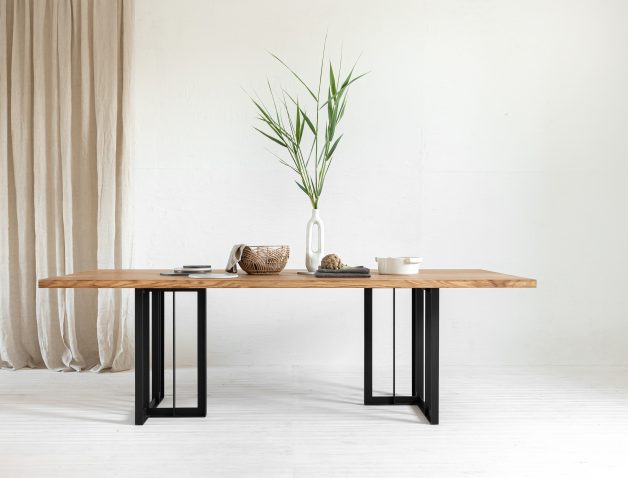 CUBUS dining table